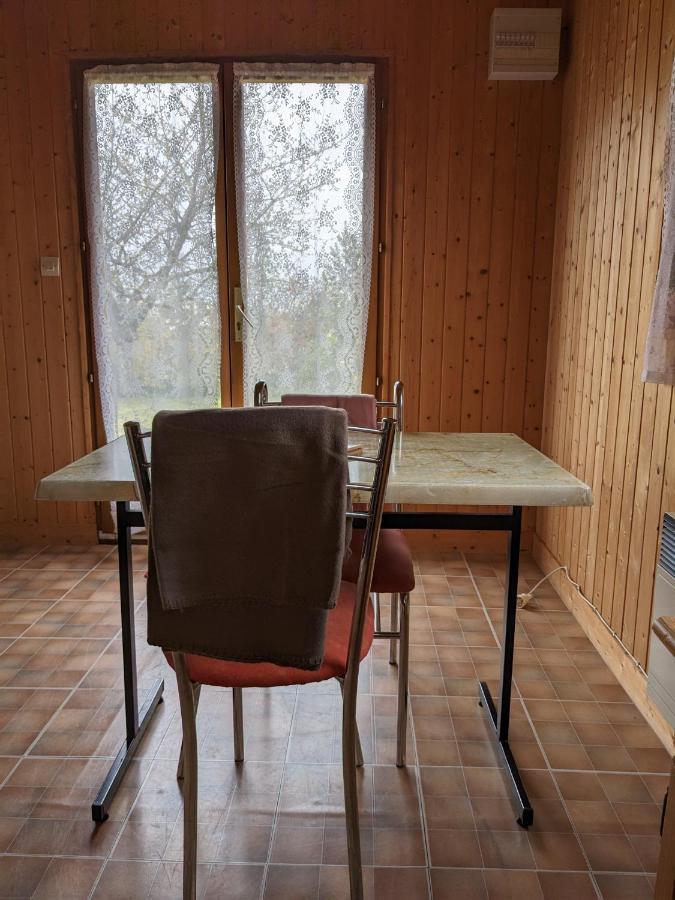 Au Petit Chalet D'Illiers Combray - Salle D'Eau Uniquement Dış mekan fotoğraf