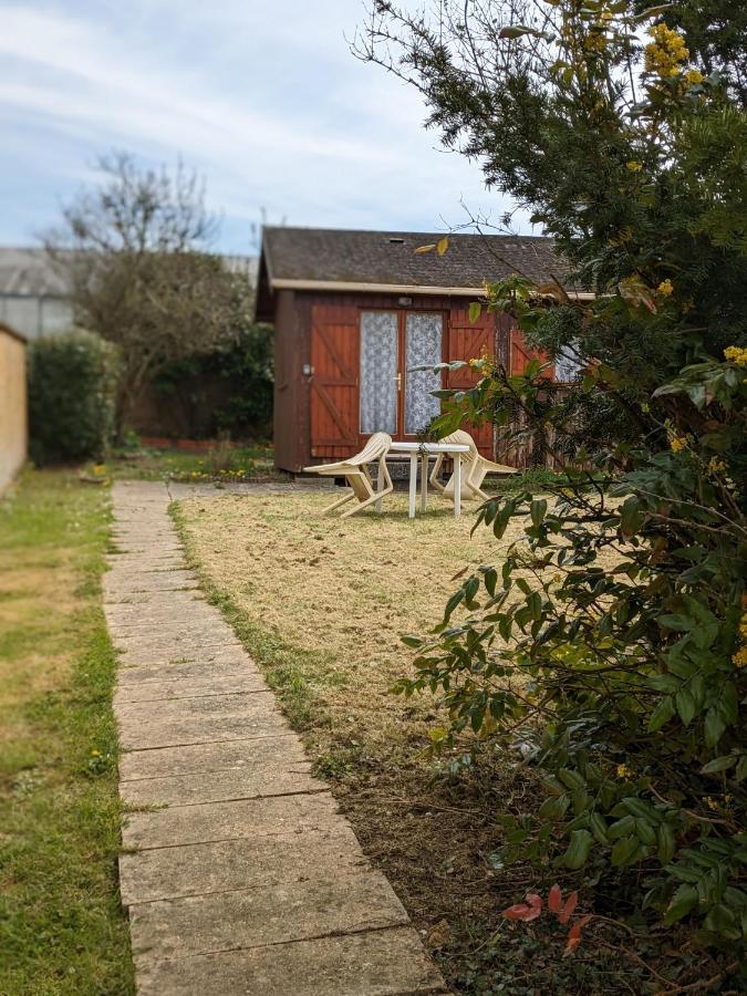 Au Petit Chalet D'Illiers Combray - Salle D'Eau Uniquement Dış mekan fotoğraf