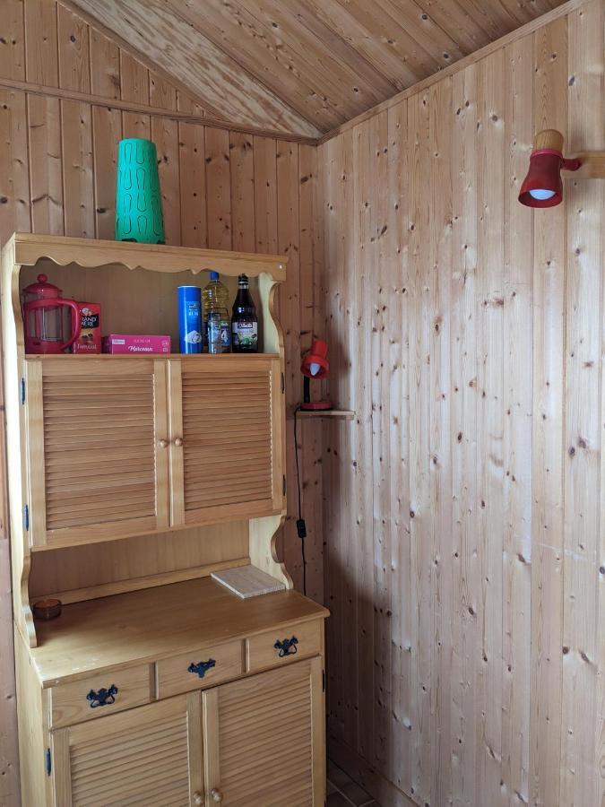 Au Petit Chalet D'Illiers Combray - Salle D'Eau Uniquement Dış mekan fotoğraf