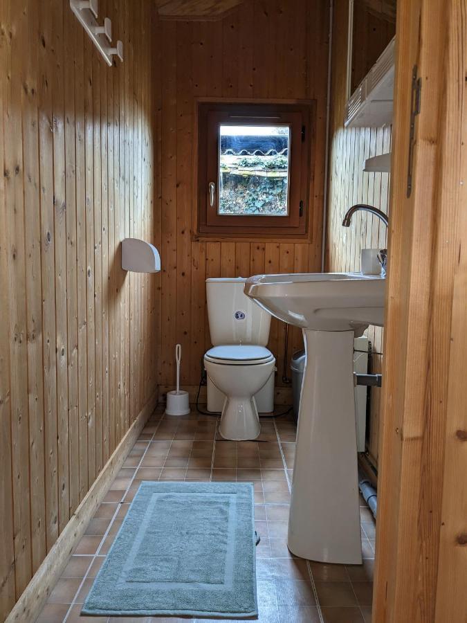 Au Petit Chalet D'Illiers Combray - Salle D'Eau Uniquement Dış mekan fotoğraf