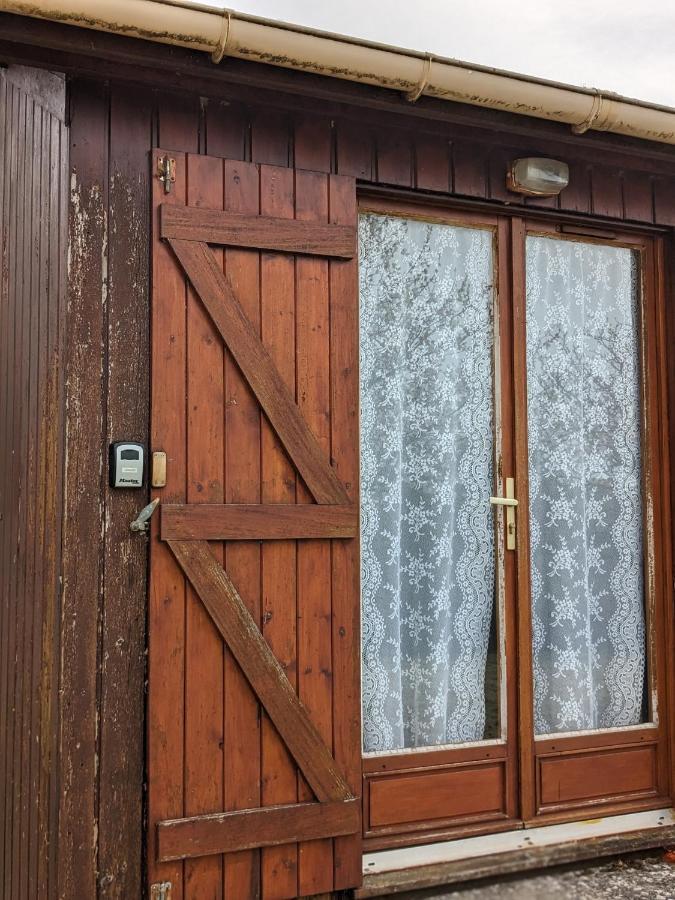 Au Petit Chalet D'Illiers Combray - Salle D'Eau Uniquement Dış mekan fotoğraf